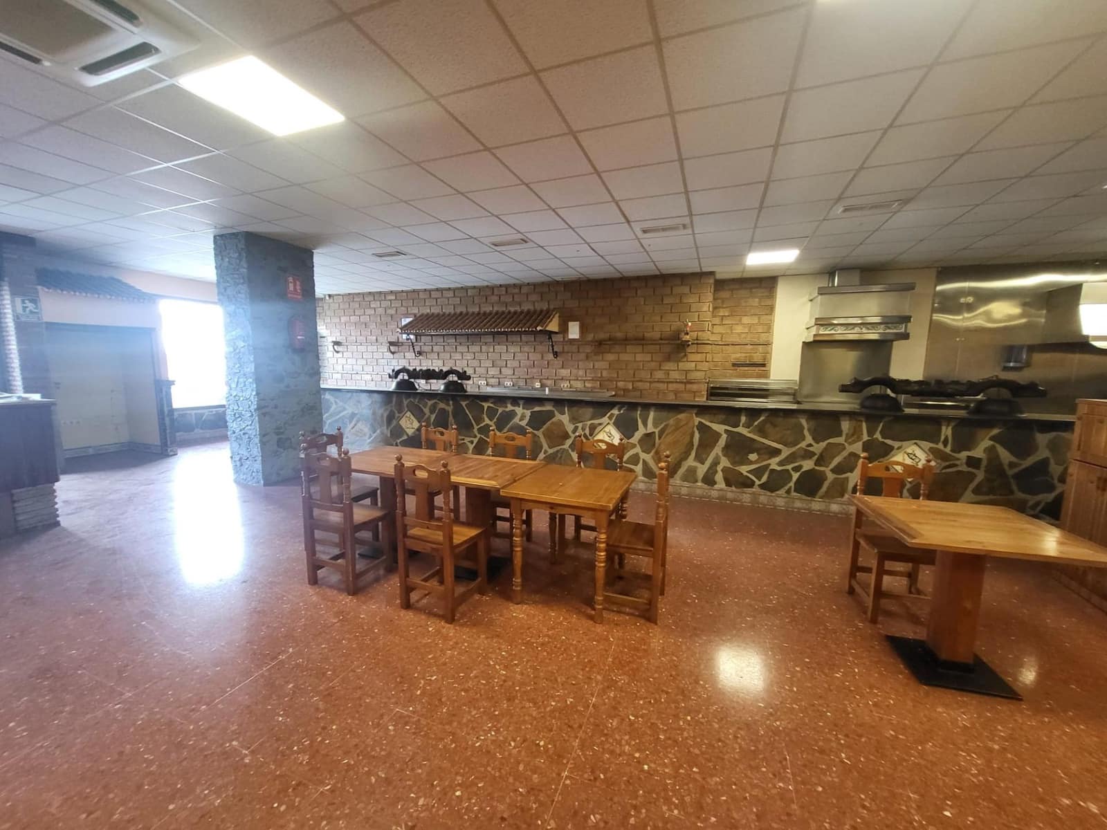 Local Commercial à louer à Malaga ville - 4 500 € (Ref: 8741867)