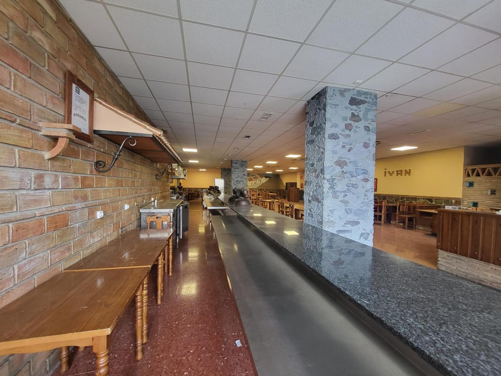 Local Commercial à louer à Malaga ville - 4 500 € (Ref: 8741867)