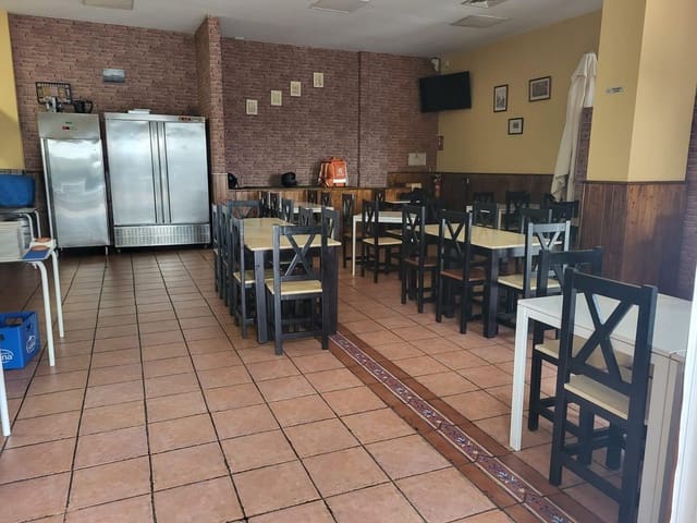 Kommersiell til salgs i Málaga by - € 449 000 (Ref: 8869848)