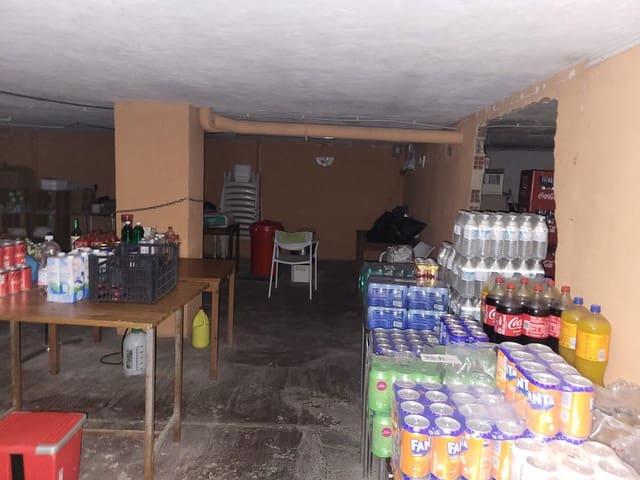 Kommersiell til salgs i Málaga by - € 449 000 (Ref: 8869848)