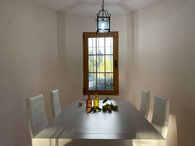 Chalet de 3 habitaciones en Sierra Blanca, Marbella en venta con piscina garaje - 825.000 € (Ref: 8924145)