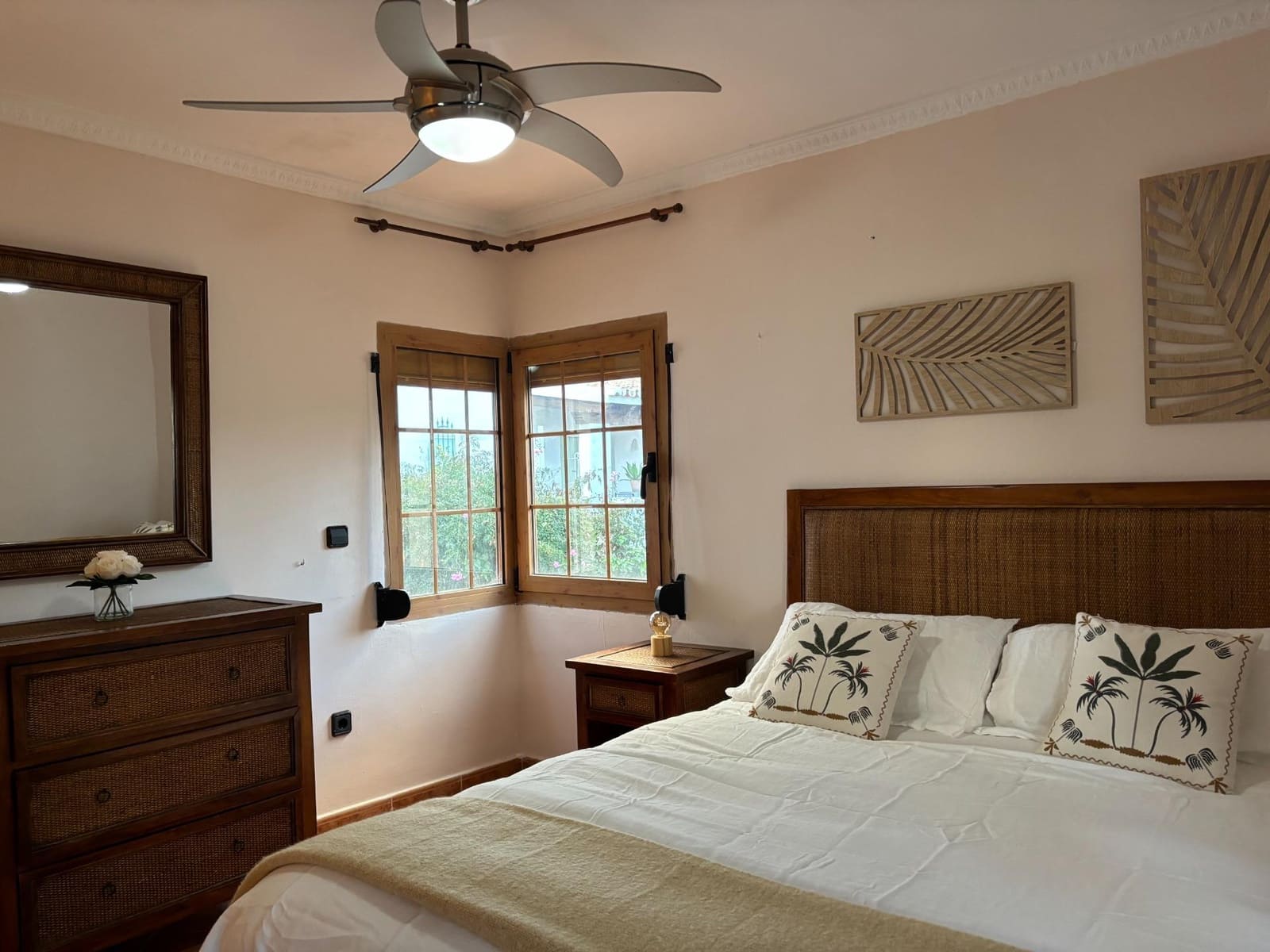 3 chambre Villa/Maison à vendre à Golden Mile avec piscine garage - 825 000 € (Ref: 8924145)