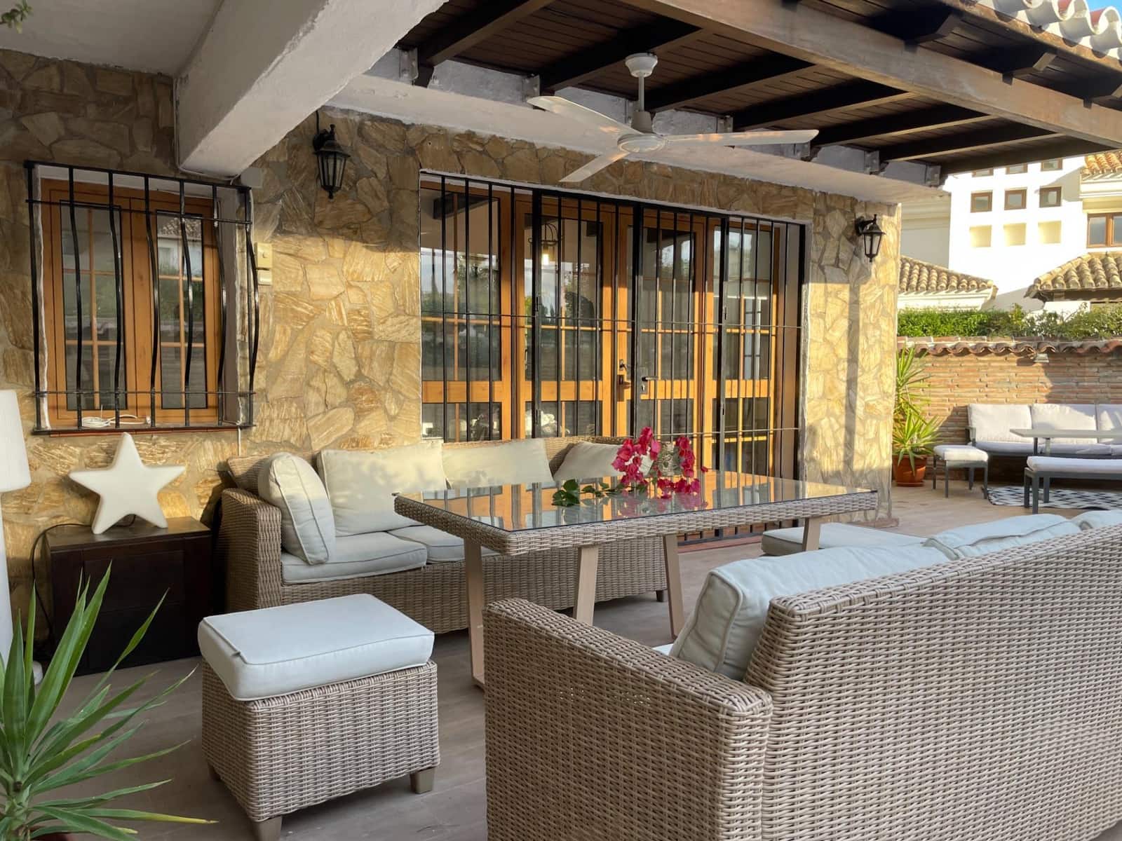 3 chambre Villa/Maison à vendre à Golden Mile avec piscine garage - 825 000 € (Ref: 8924145)