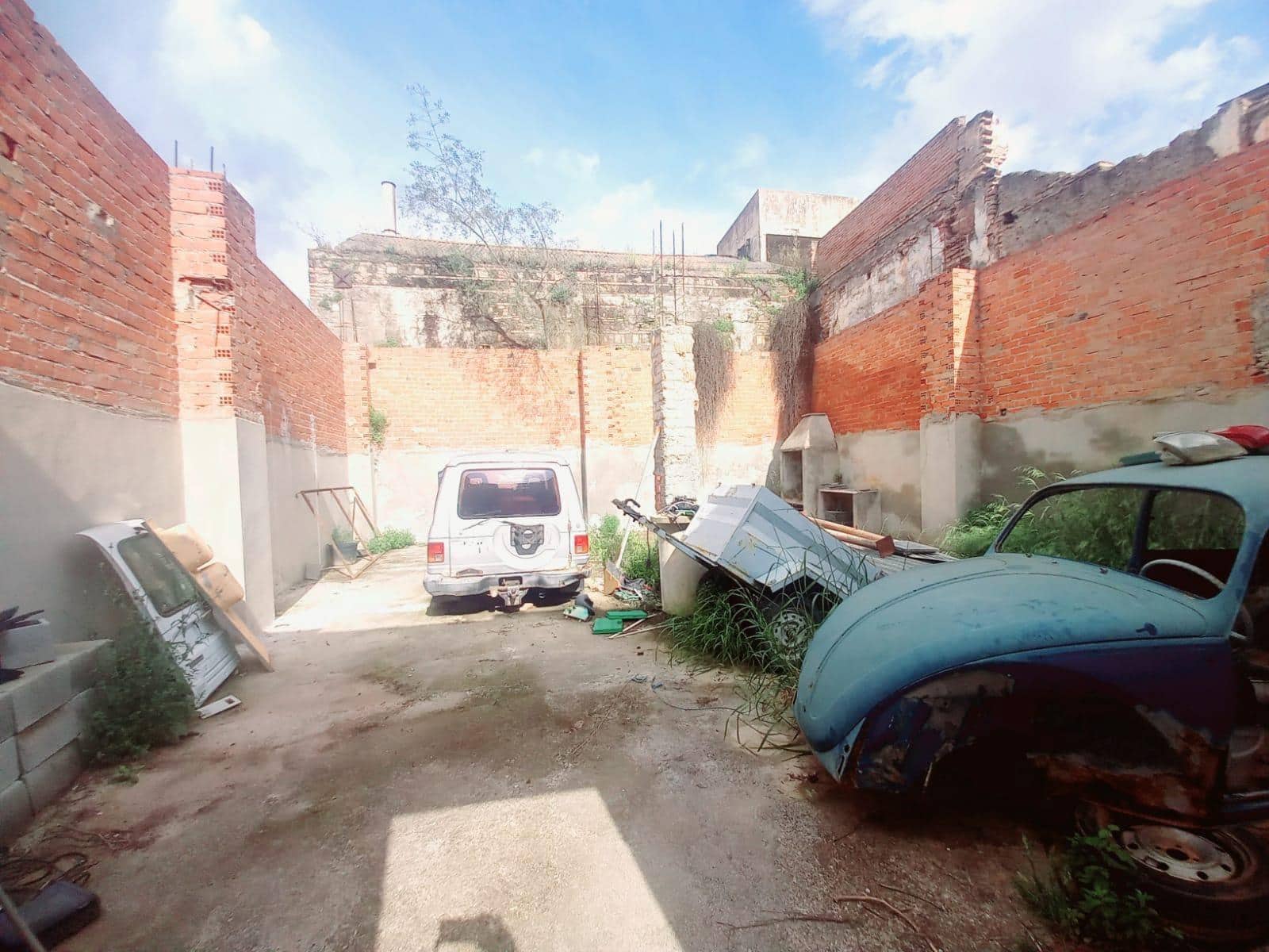 Building Plot for sale in Velez-Malaga - € 85,000 (Ref: 8936968)