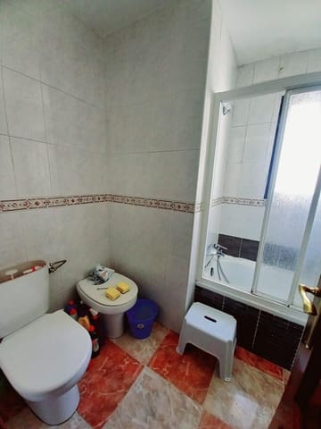 3 soveværelse Lejlighed til salg i Giron, Málaga by - € 275.000 (Ref: 8936969)