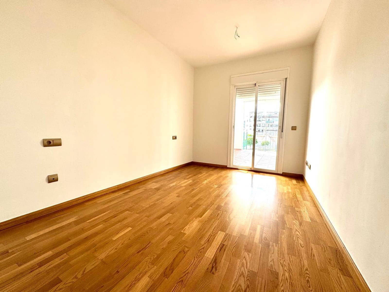 Piso de 3 habitaciones en Rincón de la Victoria en venta con piscina - 410.000 € (Ref: 8950679)