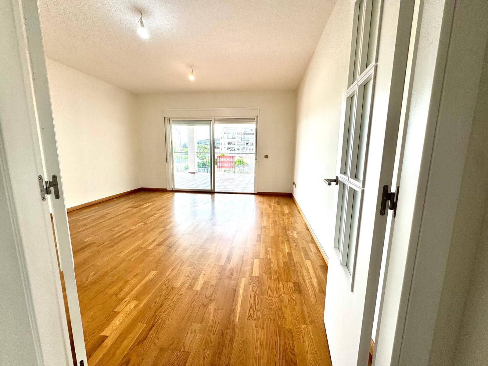 Piso de 3 habitaciones en Rincón de la Victoria en venta con piscina - 410.000 € (Ref: 8950679)