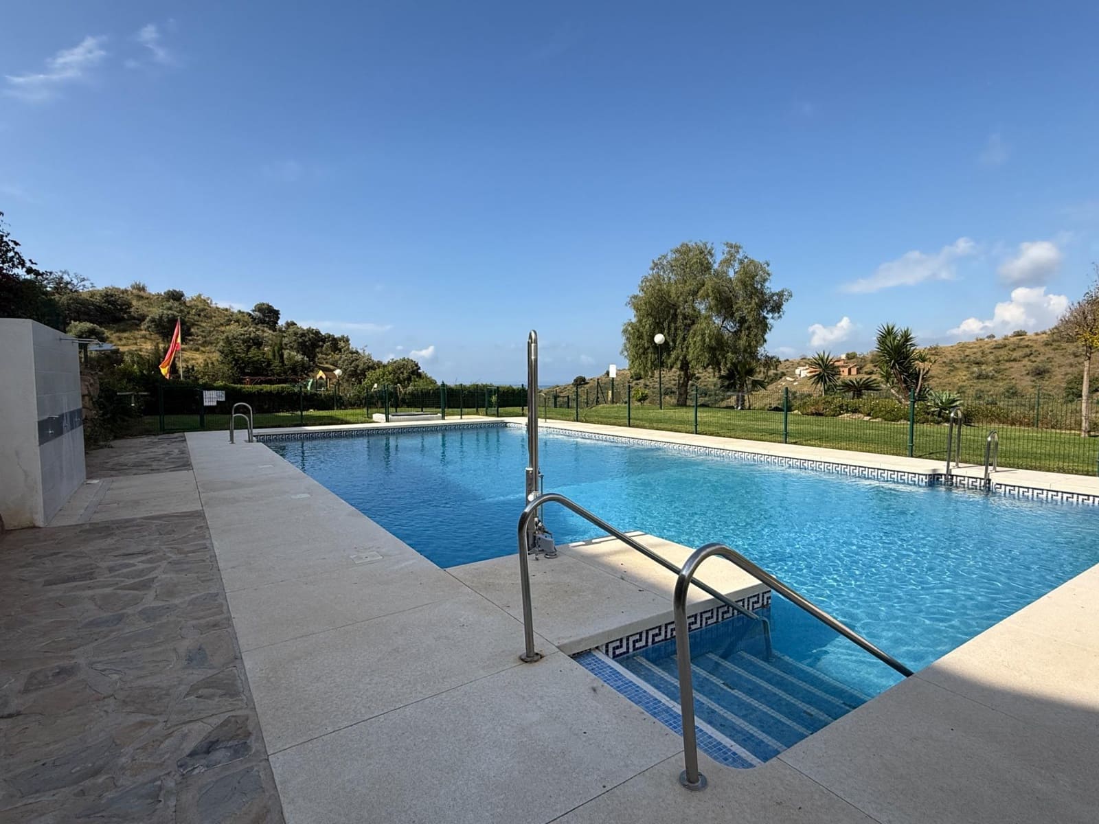 Piso de 5 habitaciones en Rincón de la Victoria en venta con piscina garaje - 420.000 € (Ref: 8976229)