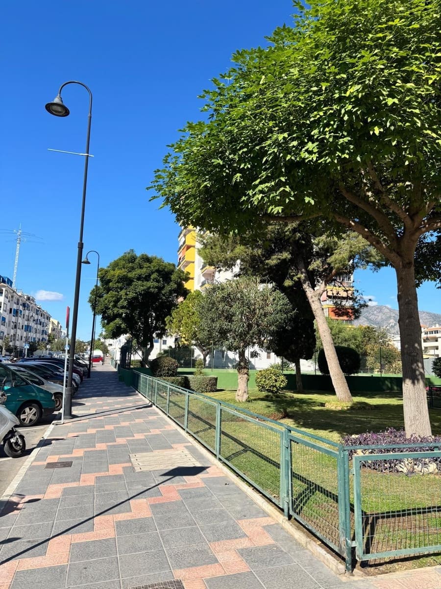 2 makuuhuone Asunto myytävänä paikassa Las Lagunas de Mijas mukana uima-altaan - 225 000 € (Ref: 8993821)