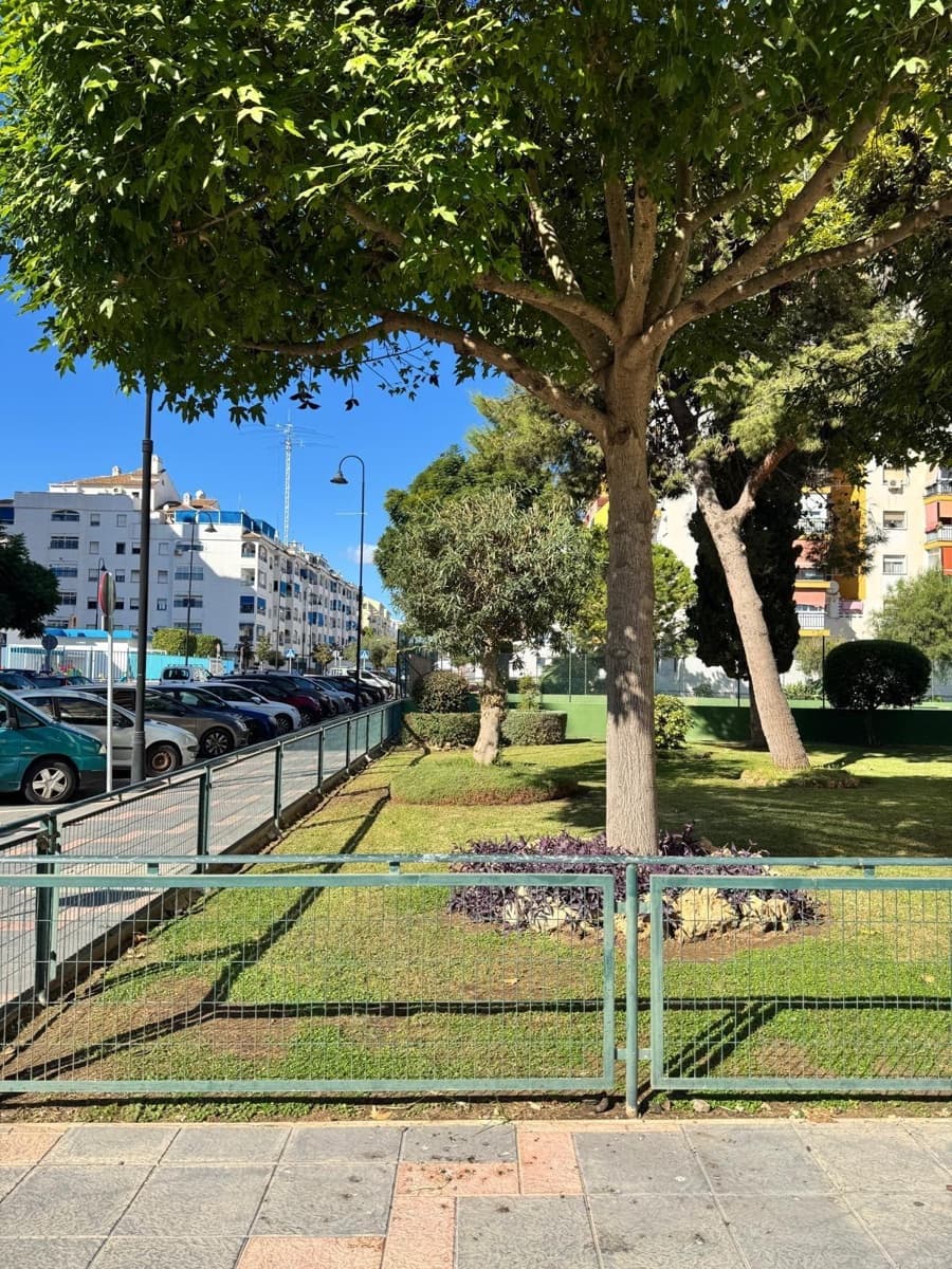 2 makuuhuone Asunto myytävänä paikassa Las Lagunas de Mijas mukana uima-altaan - 225 000 € (Ref: 8993821)