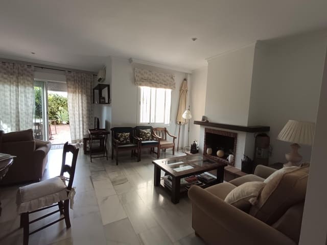 3 soverom Rekkehus til salgs i Puerto Banus, Marbella med svømmebasseng garasje - € 790 000 (Ref: 9029621)