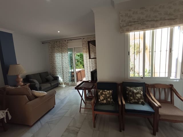 3 soverom Rekkehus til salgs i Puerto Banus, Marbella med svømmebasseng garasje - € 790 000 (Ref: 9029621)