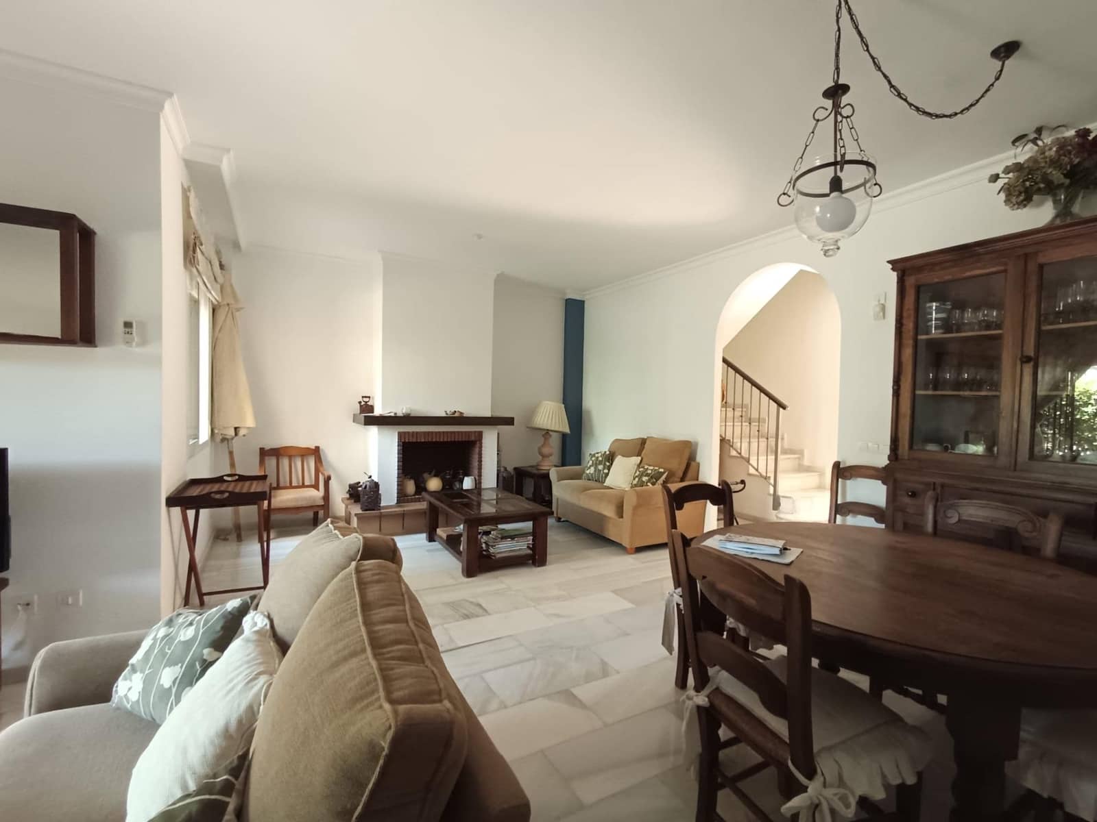 3 soverom Rekkehus til salgs i Puerto Banus med svømmebasseng garasje - € 790 000 (Ref: 9029621)