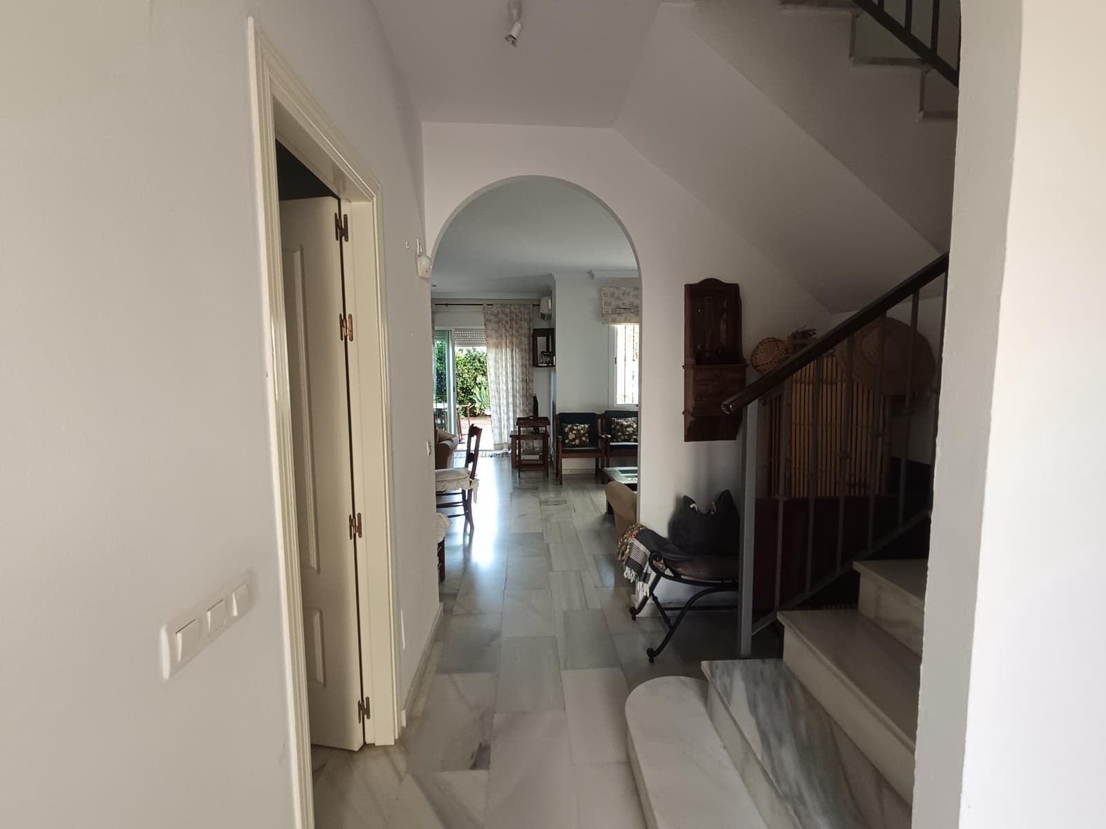 3 soverom Rekkehus til salgs i Puerto Banus med svømmebasseng garasje - € 790 000 (Ref: 9029621)