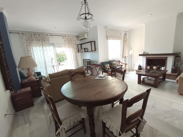 3 sovrum Radhus till salu i Puerto Banus, Marbella med pool garage - 790 000 € (Ref: 9029621)