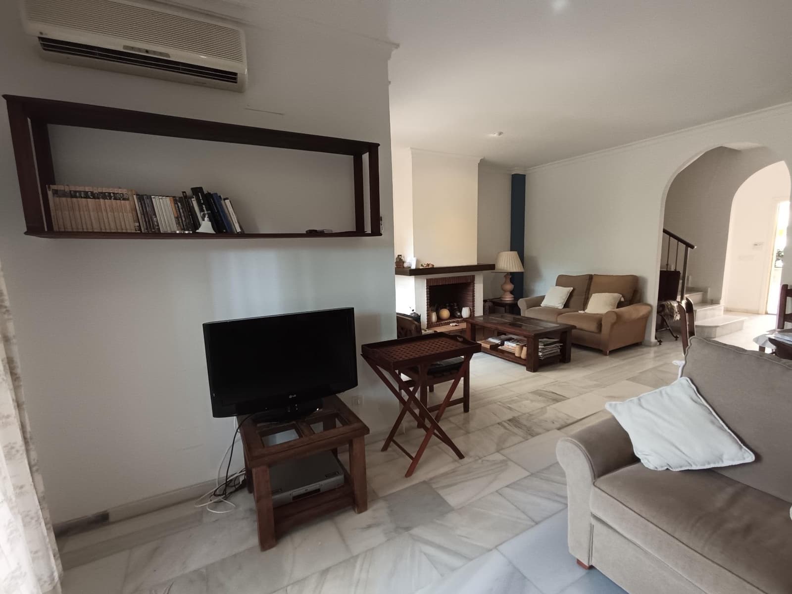 3 soverom Rekkehus til salgs i Puerto Banus med svømmebasseng garasje - € 790 000 (Ref: 9029621)