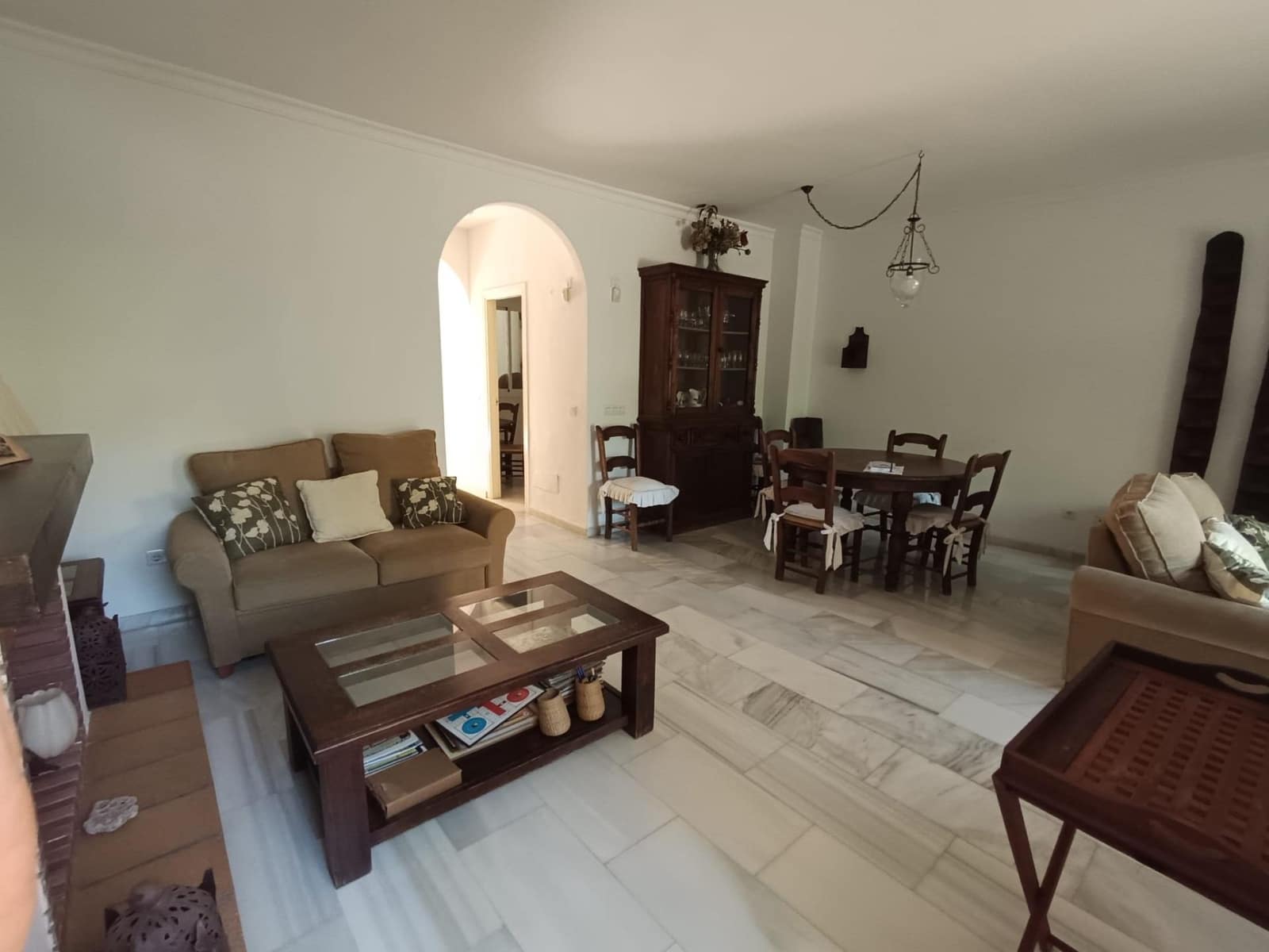 3 soverom Rekkehus til salgs i Puerto Banus med svømmebasseng garasje - € 790 000 (Ref: 9029621)