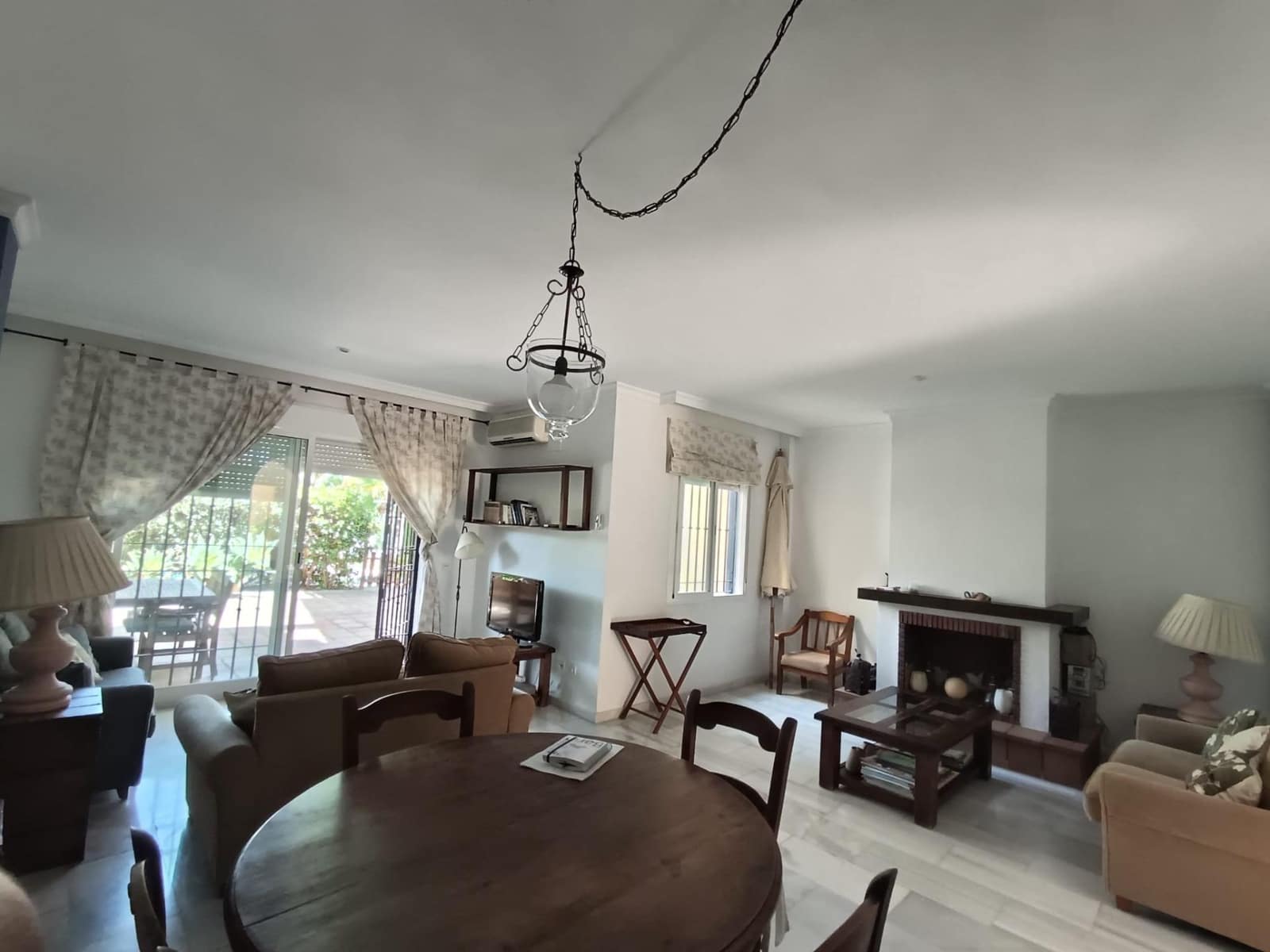 3 soverom Rekkehus til salgs i Puerto Banus med svømmebasseng garasje - € 790 000 (Ref: 9029621)