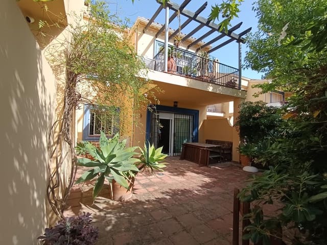 3 sovrum Radhus till salu i Puerto Banus, Marbella med pool garage - 790 000 € (Ref: 9029621)