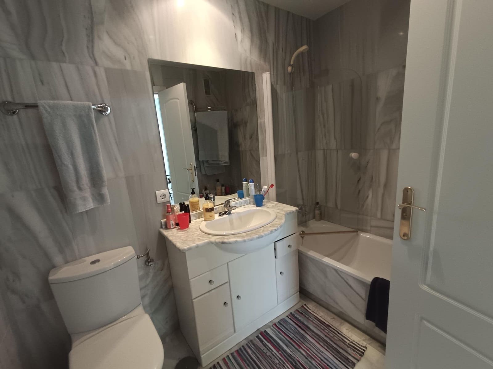 3 soverom Rekkehus til salgs i Puerto Banus med svømmebasseng garasje - € 790 000 (Ref: 9029621)