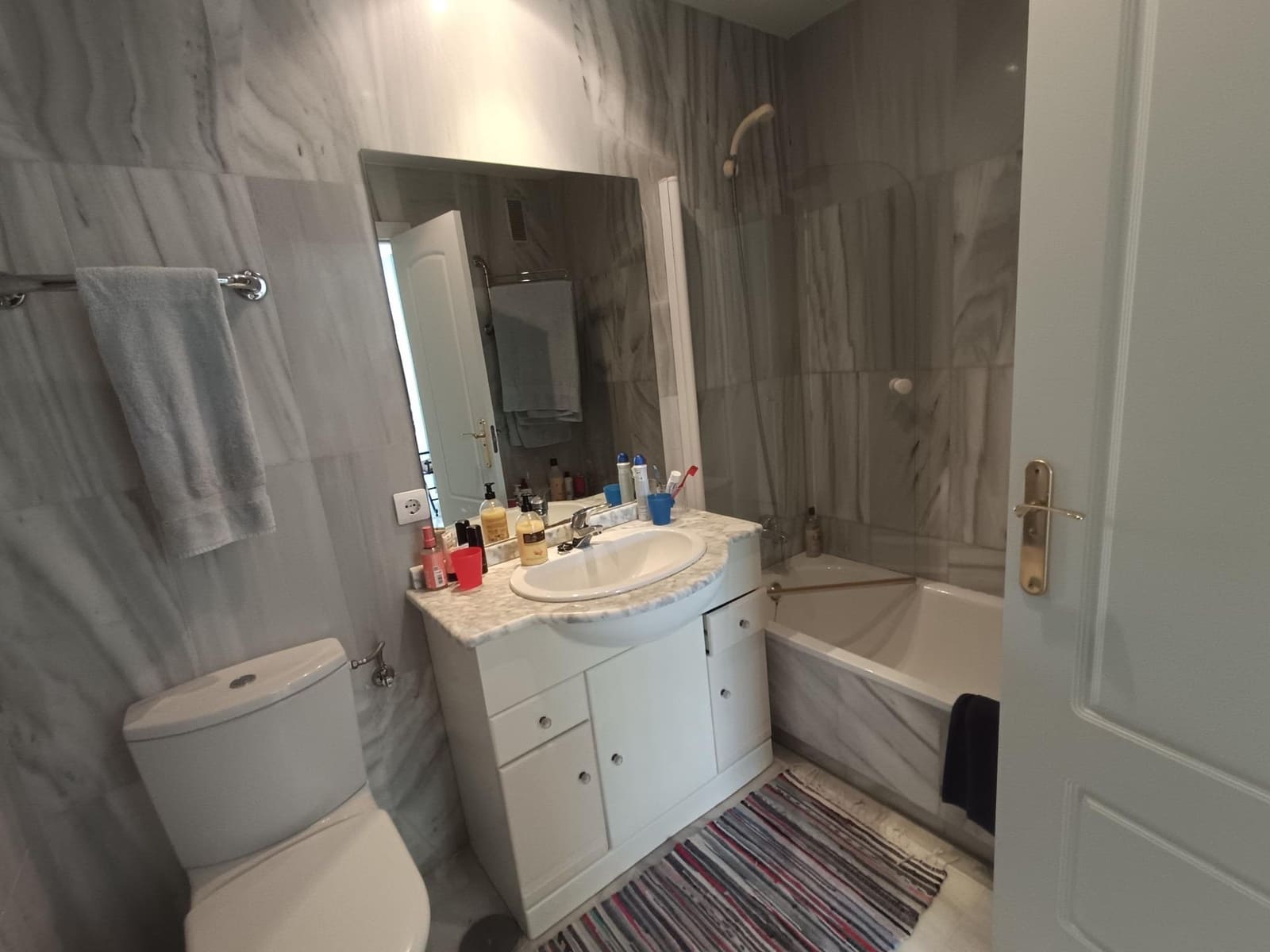 3 soverom Rekkehus til salgs i Puerto Banus med svømmebasseng garasje - € 790 000 (Ref: 9029621)