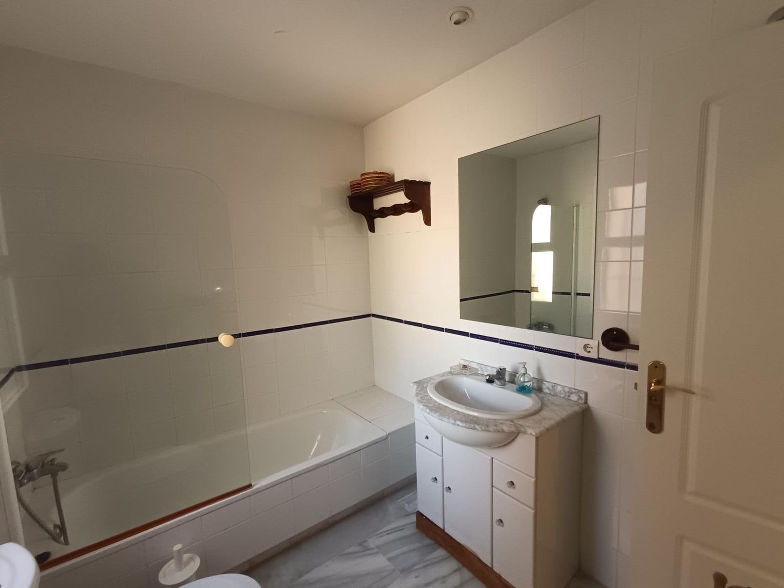 3 soverom Rekkehus til salgs i Puerto Banus med svømmebasseng garasje - € 790 000 (Ref: 9029621)