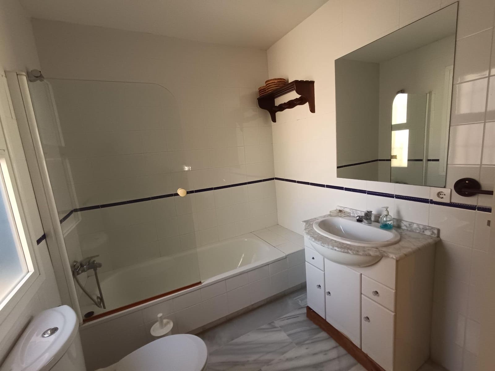 3 soverom Rekkehus til salgs i Puerto Banus med svømmebasseng garasje - € 790 000 (Ref: 9029621)