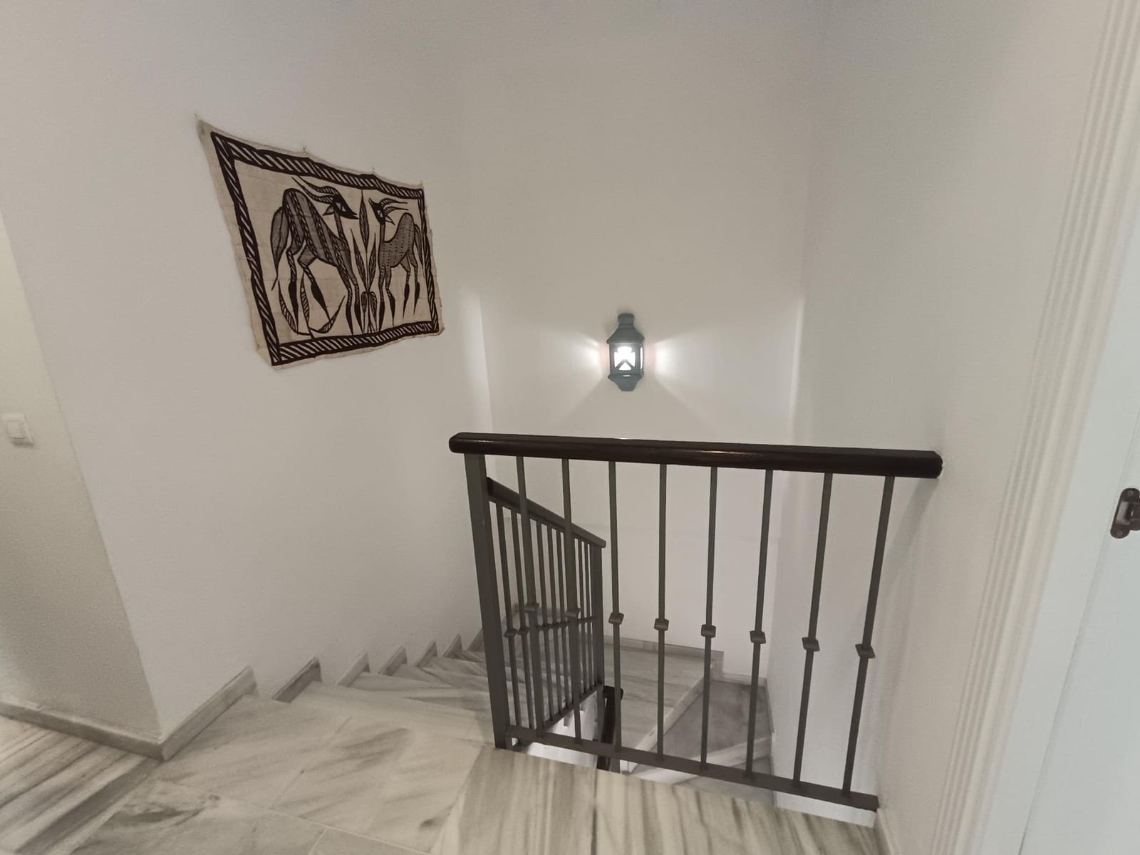 3 soverom Rekkehus til salgs i Puerto Banus med svømmebasseng garasje - € 790 000 (Ref: 9029621)