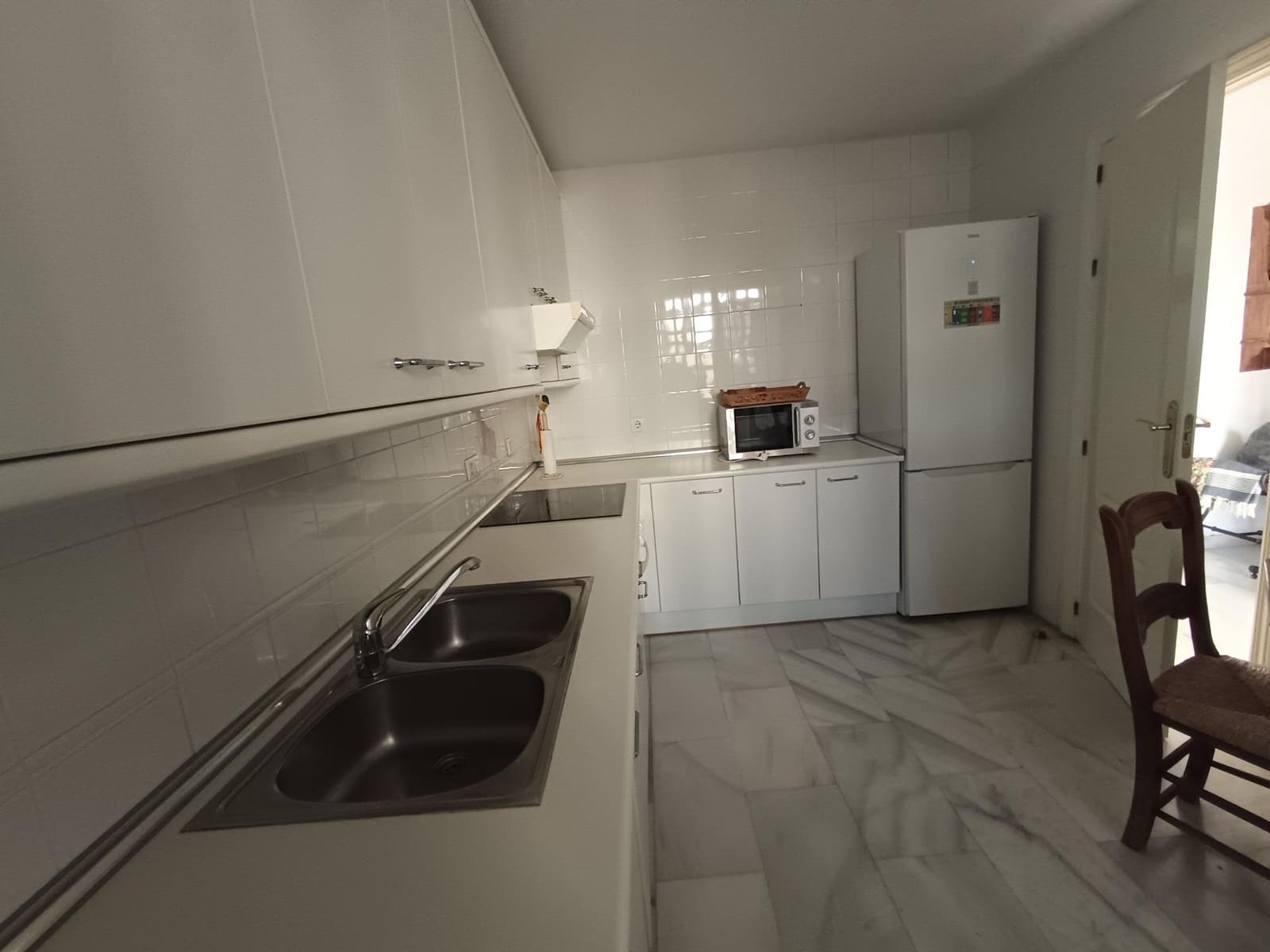 3 soverom Rekkehus til salgs i Puerto Banus med svømmebasseng garasje - € 790 000 (Ref: 9029621)