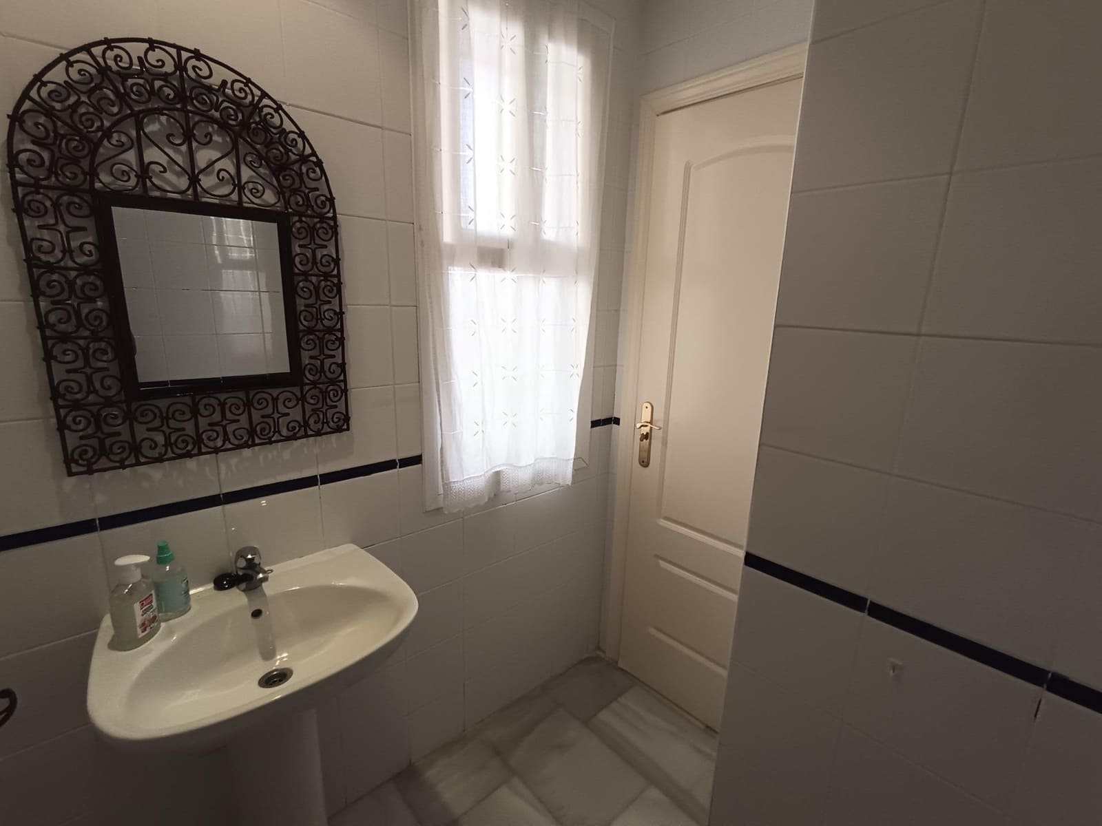 3 soverom Rekkehus til salgs i Puerto Banus med svømmebasseng garasje - € 790 000 (Ref: 9029621)