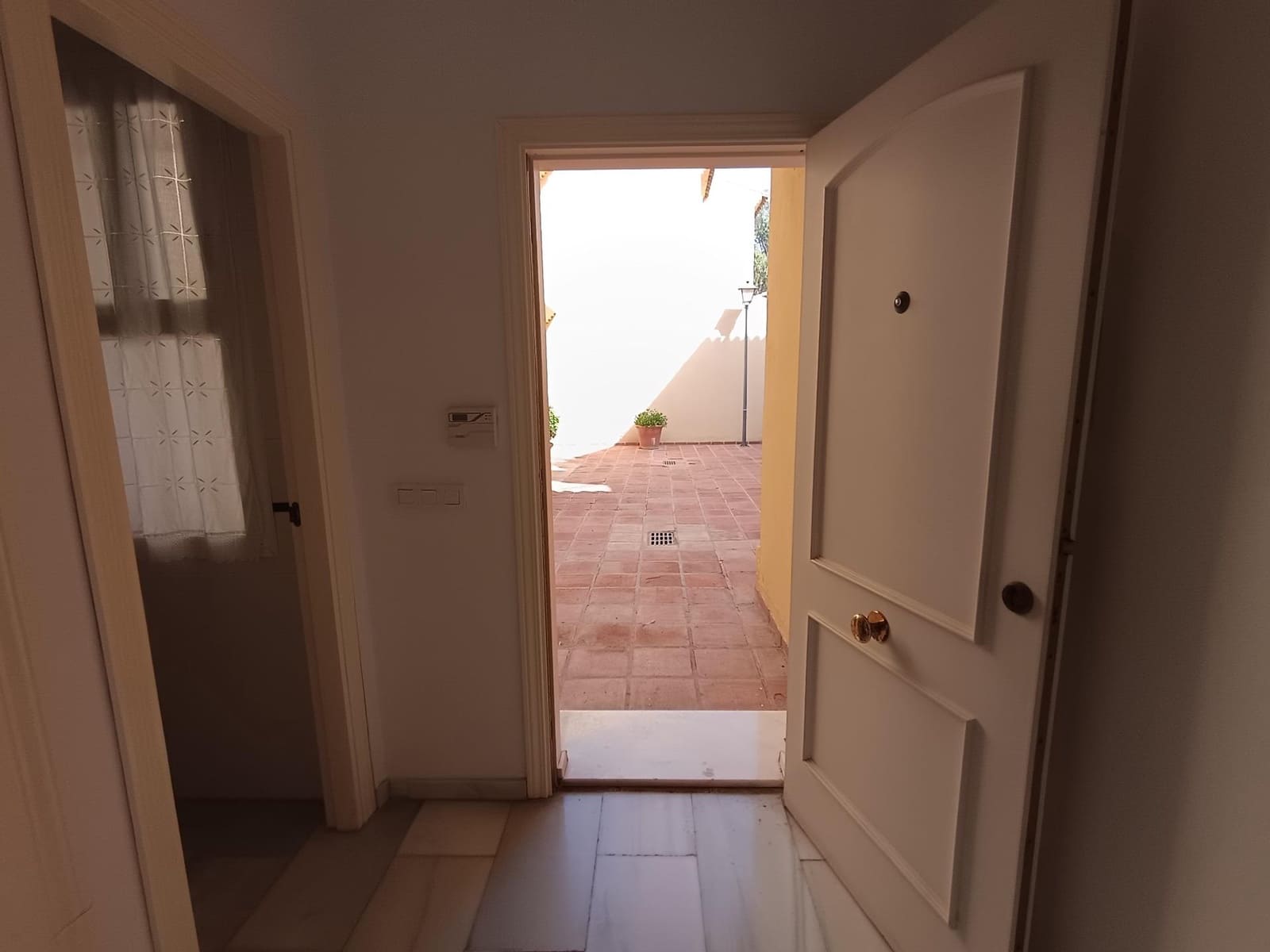 3 soverom Rekkehus til salgs i Puerto Banus med svømmebasseng garasje - € 790 000 (Ref: 9029621)