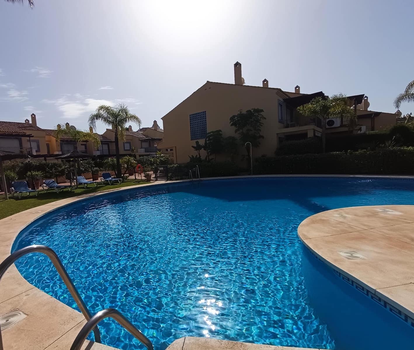 3 soverom Rekkehus til salgs i Puerto Banus med svømmebasseng garasje - € 790 000 (Ref: 9029621)