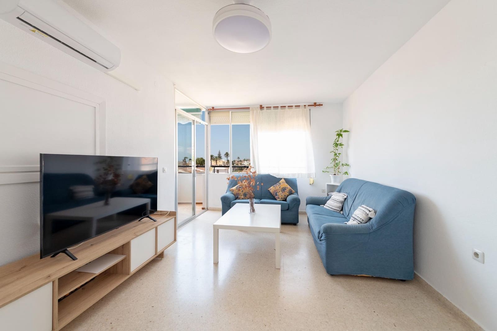 3 soveværelse Lejlighed til leje i La Cala del Moral med swimmingpool - € 1.500 (Ref: 9128305)