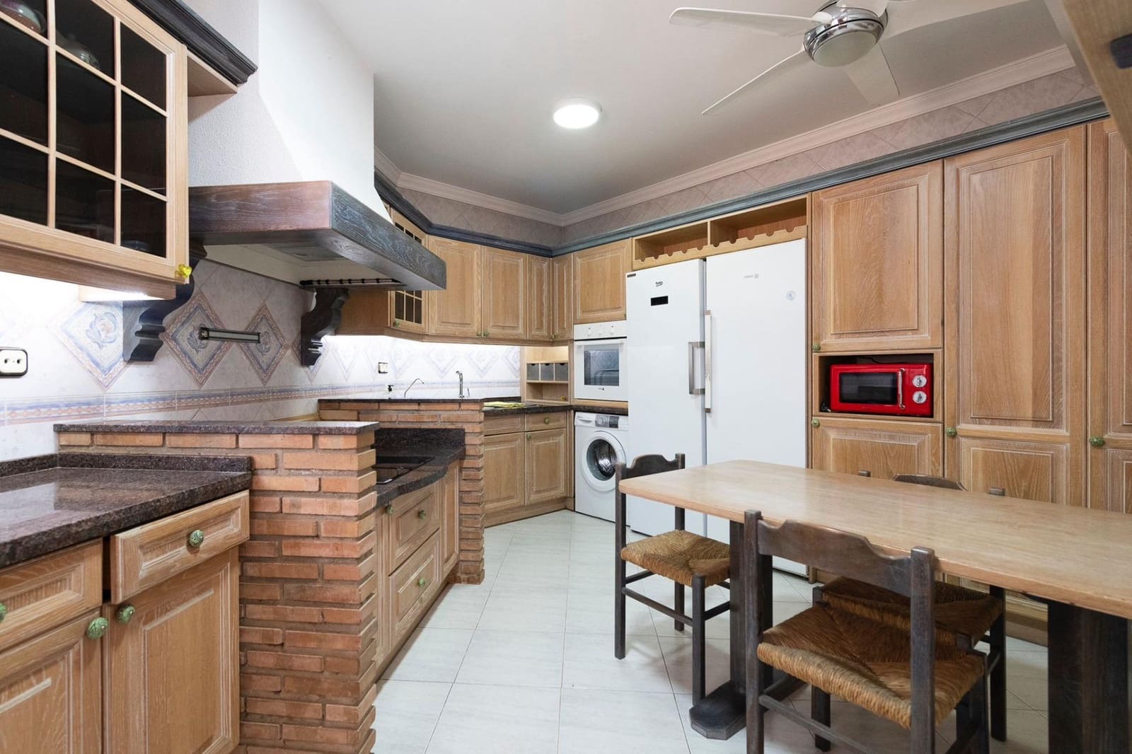 6 soveværelse Rækkehus til salg i Malaga by med garage - € 970.000 (Ref: 9163793)