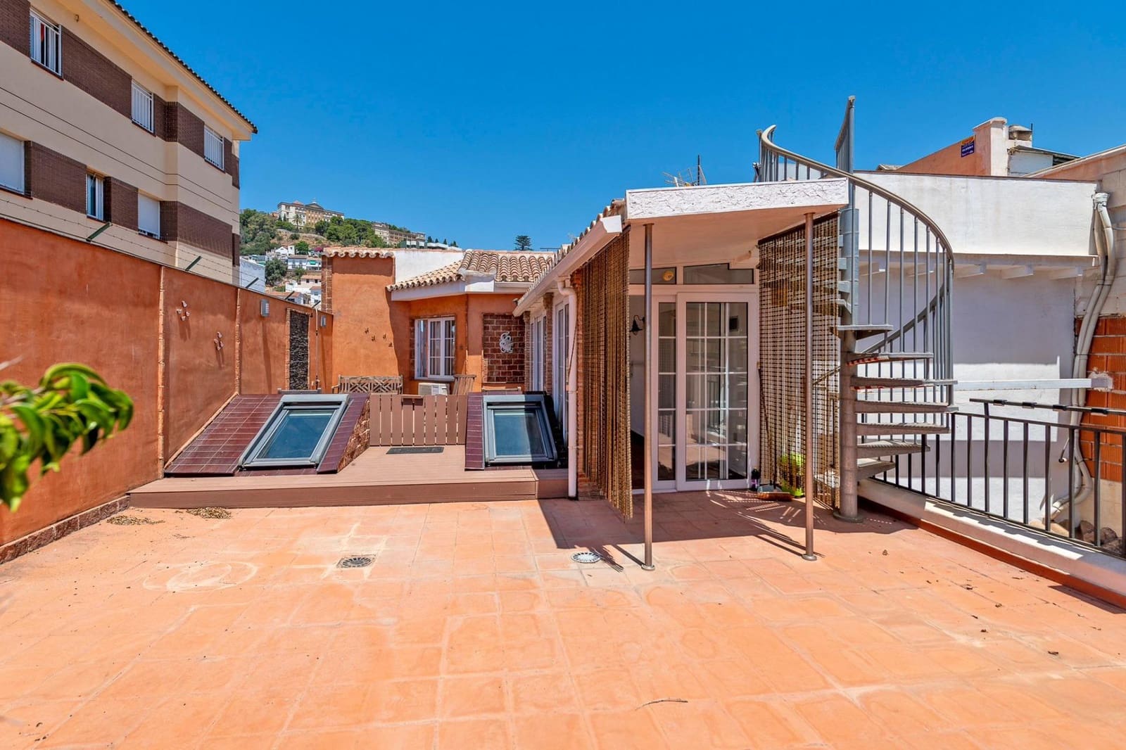 6 soveværelse Rækkehus til salg i Malaga by med garage - € 970.000 (Ref: 9163793)