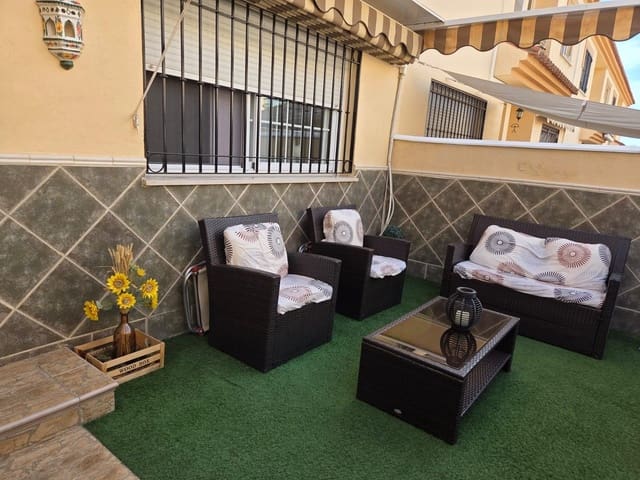 3 soveværelse Rækkehus til leje i Chilches, Vélez-Málaga med swimmingpool garage - € 990 (Ref: 9169598)