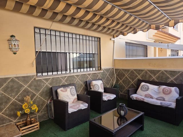 3 soveværelse Rækkehus til leje i Chilches, Vélez-Málaga med swimmingpool garage - € 990 (Ref: 9169598)