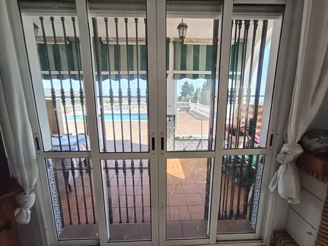 3 sypialnia Willa na sprzedaż w Algarrobo z garażem - 649 000 € (Ref: 9169599)