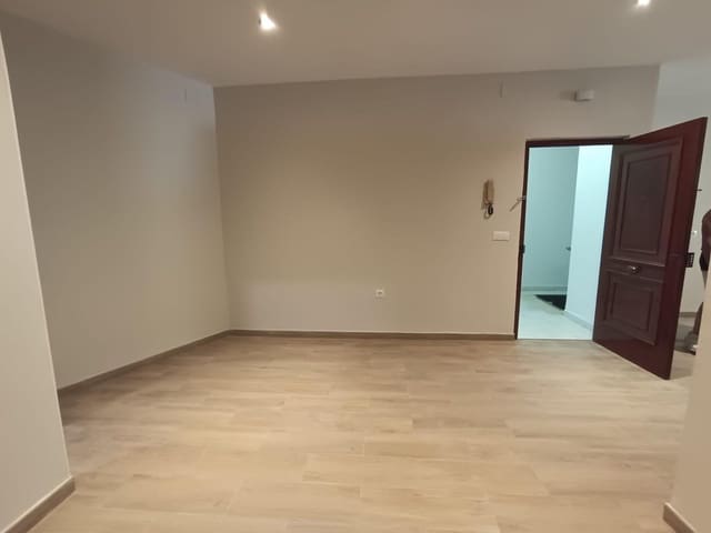 Loft for rent in La Aurora, Málaga city - € 1,150 (Ref: 9197794)