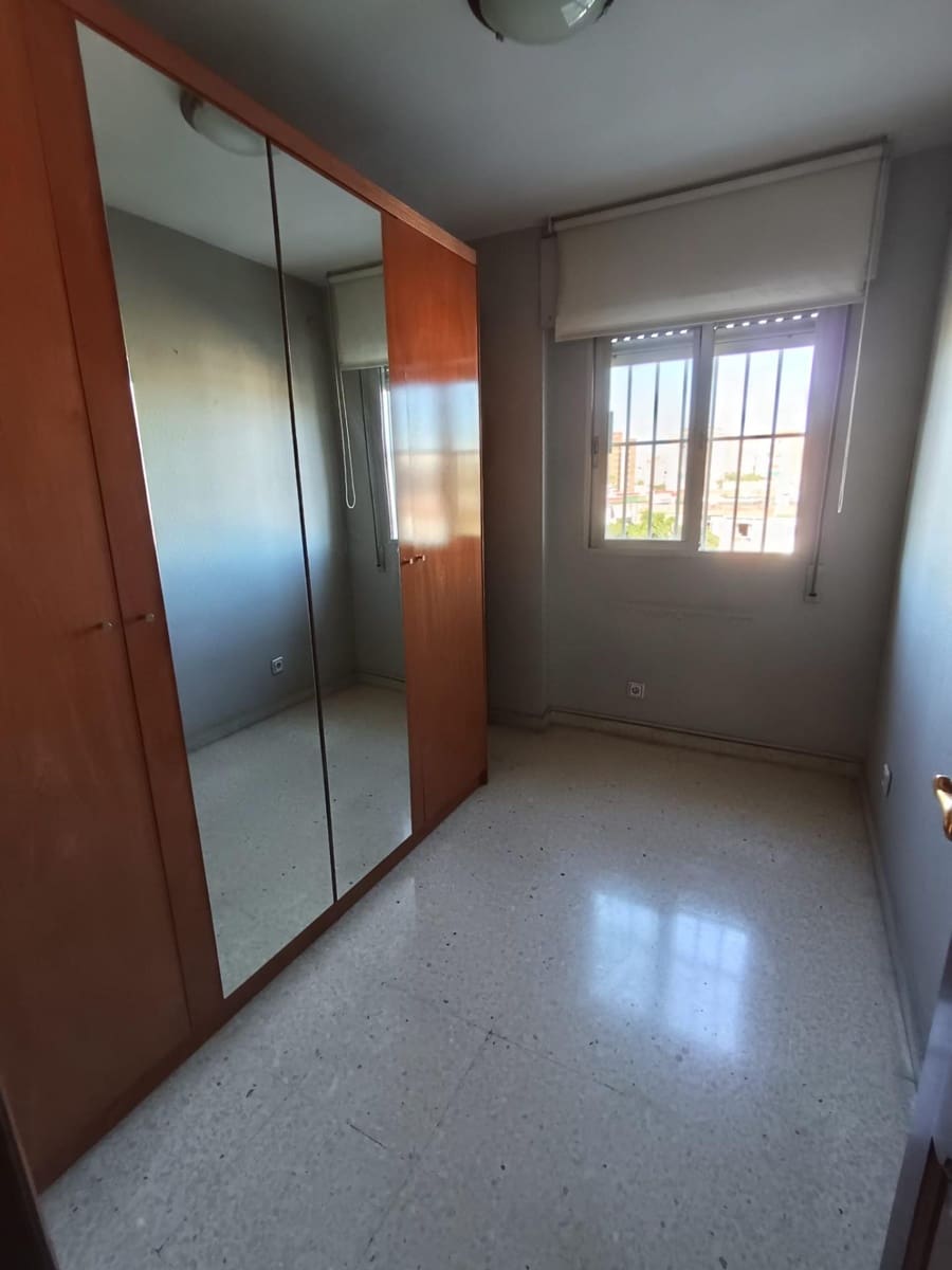 Piso de 4 habitaciones en Málaga ciudad en venta - 420.000 € (Ref: 9240033)