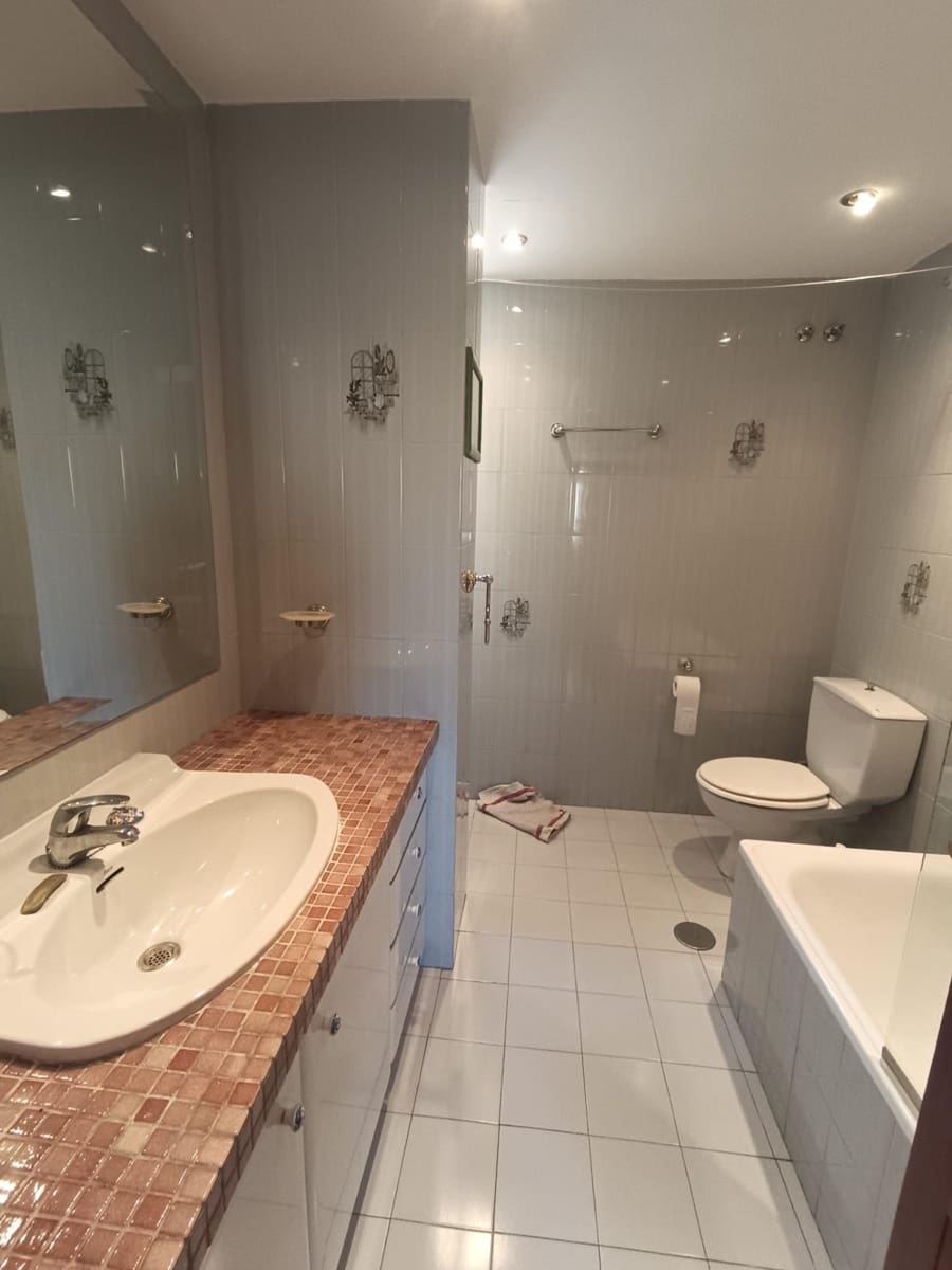 Piso de 4 habitaciones en Málaga ciudad en venta - 420.000 € (Ref: 9240033)