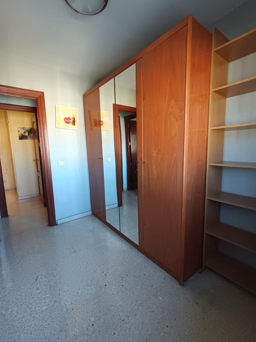 Piso de 4 habitaciones en Málaga ciudad en venta - 420.000 € (Ref: 9240033)