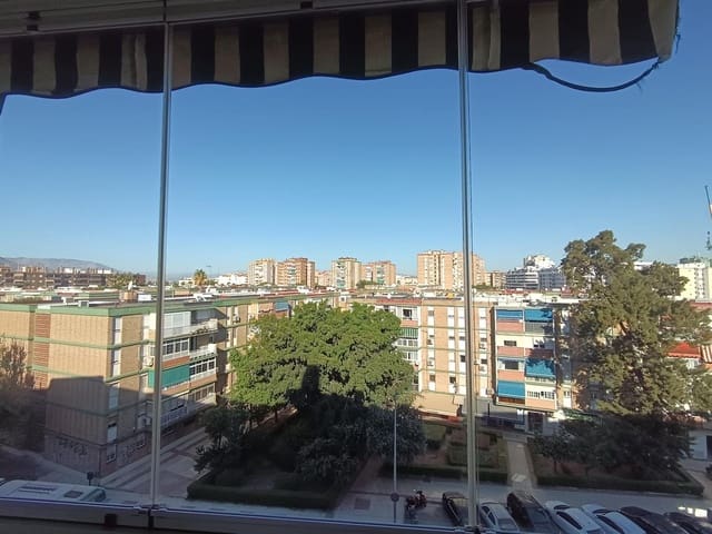 Piso de 4 habitaciones en Málaga ciudad en venta - 420.000 € (Ref: 9240033)