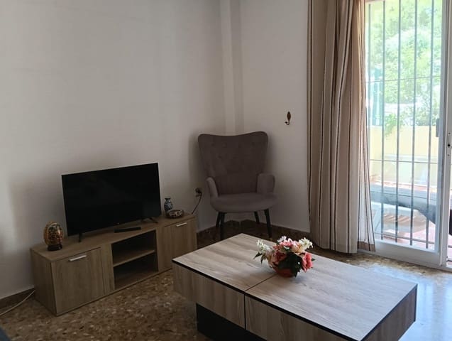 3 bedroom Apartment for rent in Rincón de la Victoria - € 1,500 (Ref: 9243010)