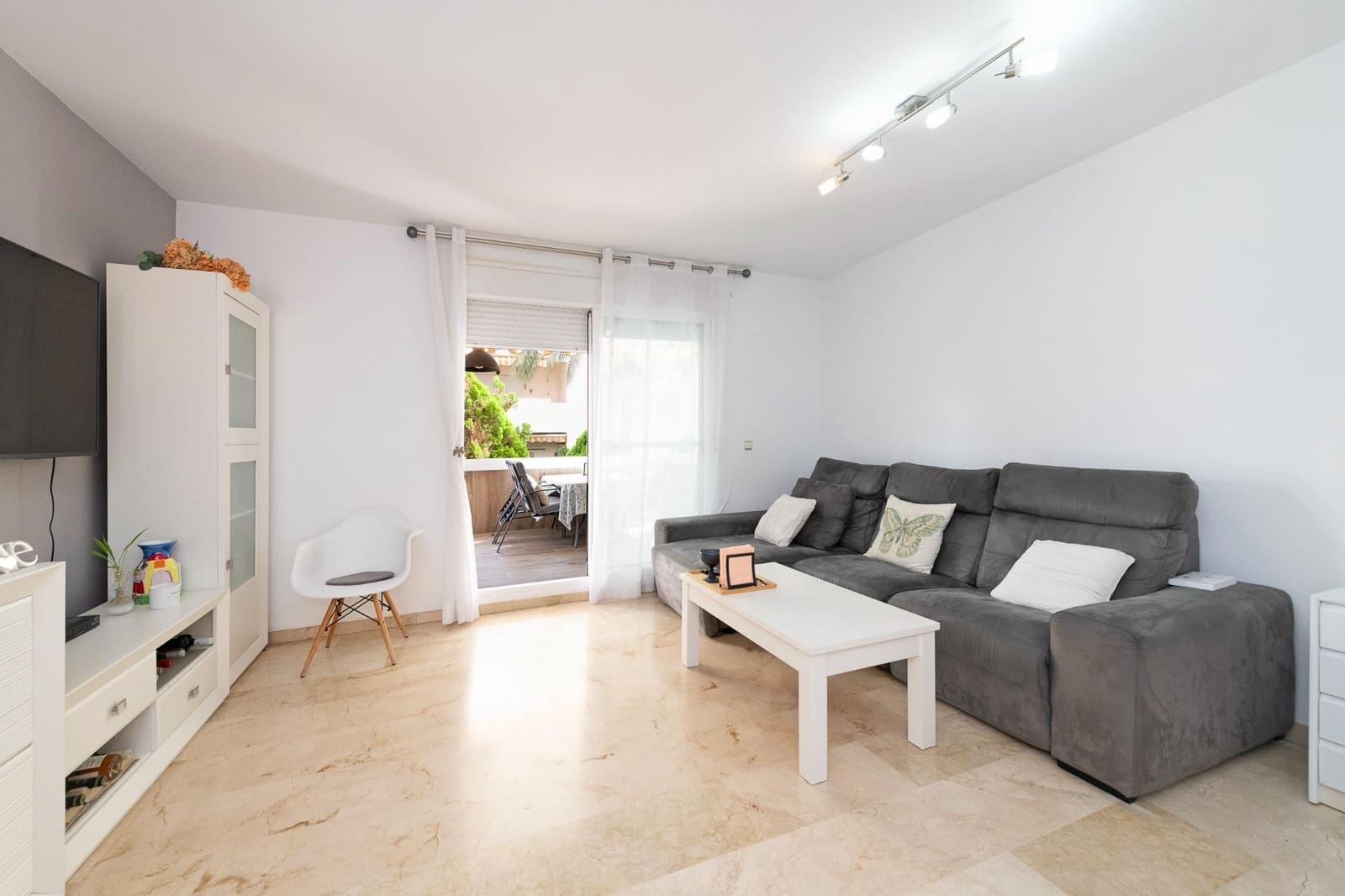 3 soveværelse Lejlighed til salg i Torre de Benagalbon med swimmingpool - € 390.000 (Ref: 9247349)