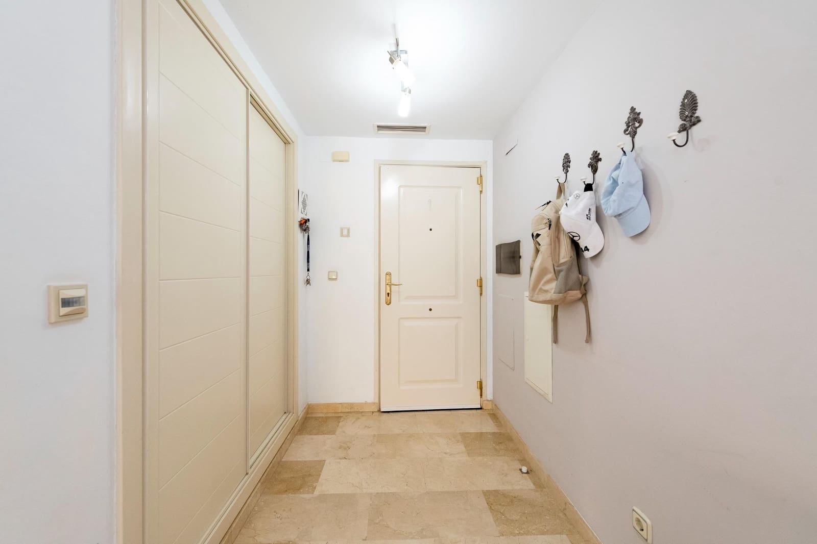 3 soveværelse Lejlighed til salg i Torre de Benagalbon med swimmingpool - € 390.000 (Ref: 9247349)