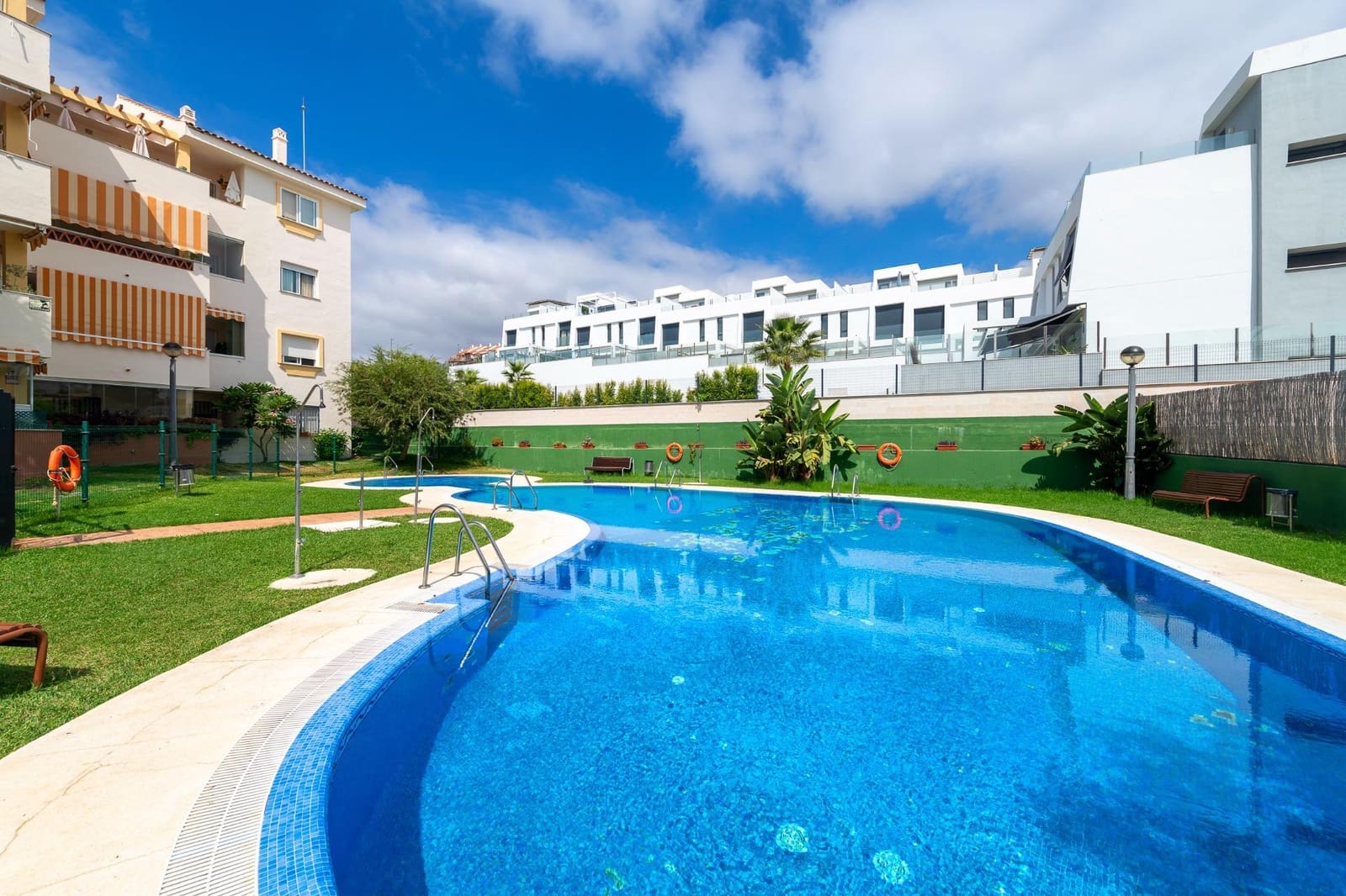 3 soveværelse Lejlighed til salg i Torre de Benagalbon med swimmingpool - € 390.000 (Ref: 9247349)