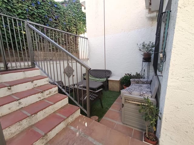 3 makuuhuone Rivitalo myytävänä paikassa La Cala del Moral, Rincón de la Victoria mukana 
autotalli - 405 000 € (Ref: 9252066)