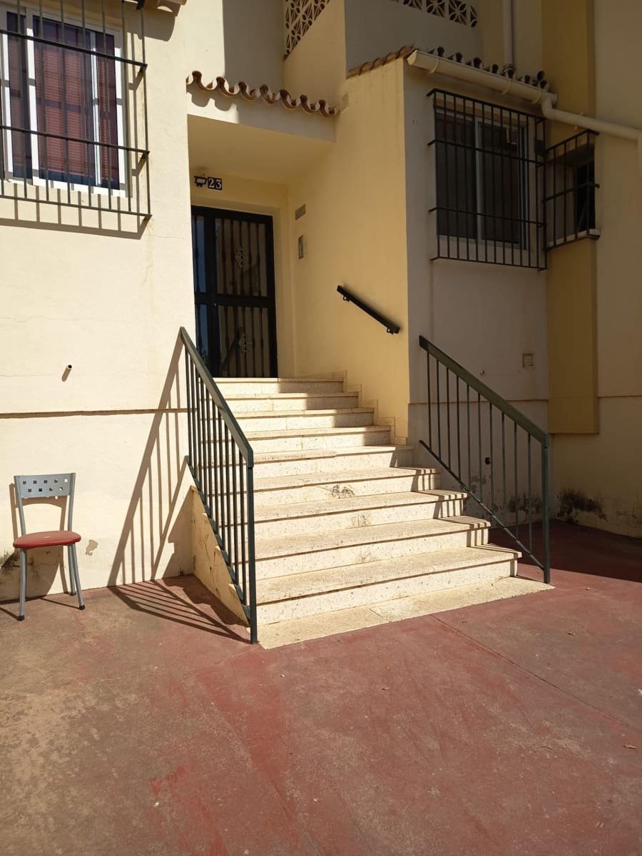 3 bedroom Flat for rent in Rincon de la Victoria with garage - € 1,200 (Ref: 9255346)