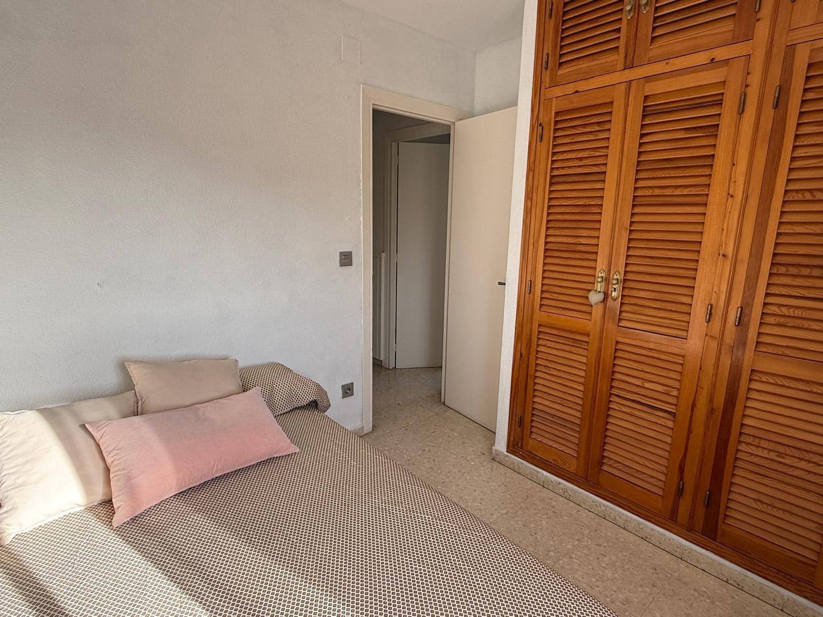 3 bedroom Flat for rent in Rincon de la Victoria with garage - € 1,200 (Ref: 9255346)